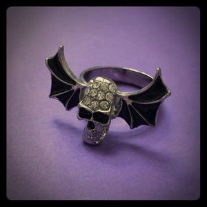 Sparkly skull bat ring